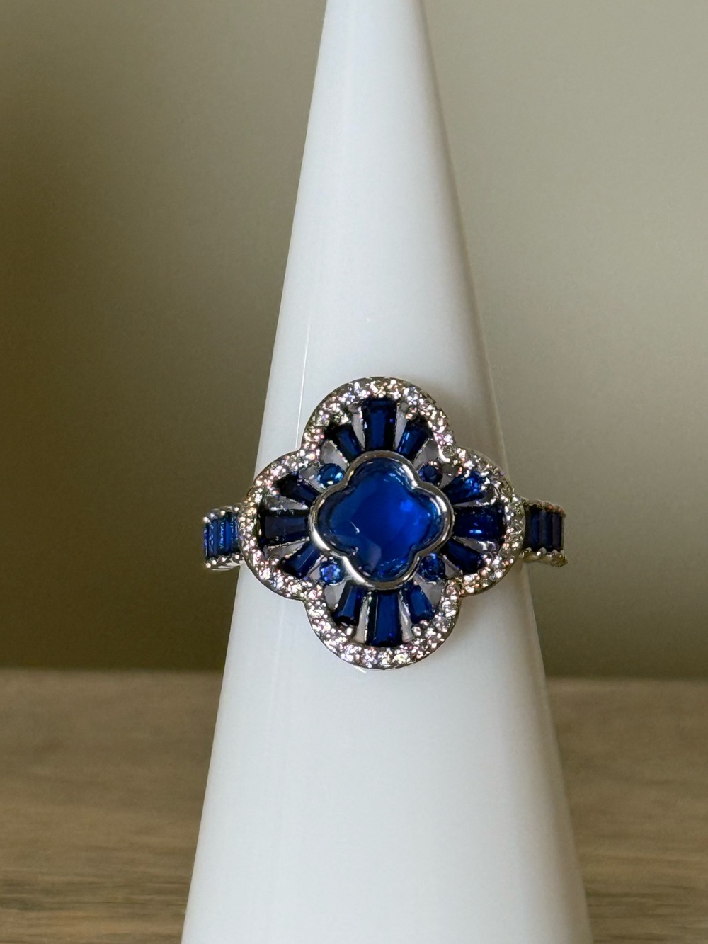 Bomb Party September 2026 Ring “CEO Energy” Size 7. Brand New!